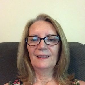 Meet your Posher, Dee